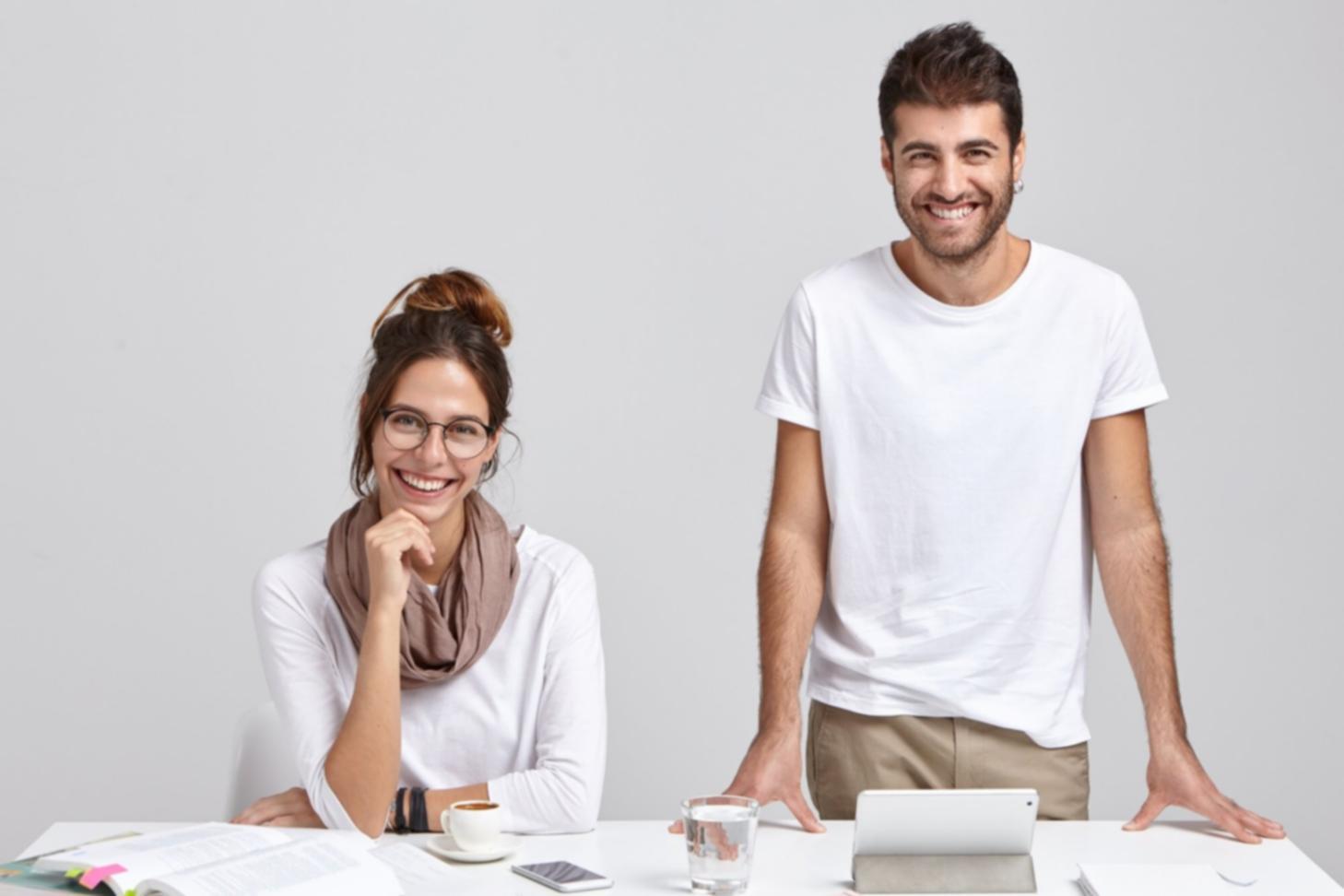 Peserta sedang mempelajari analisis rasio keuangan